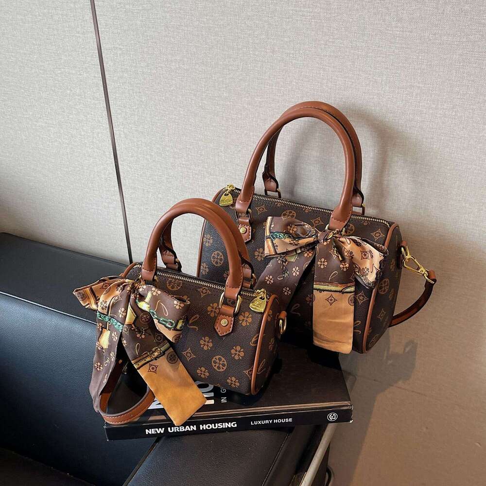 Women's Retro Print Large Capacity Vintage 2025 New Boston Pillow Single Shoulder Crossbody Bag