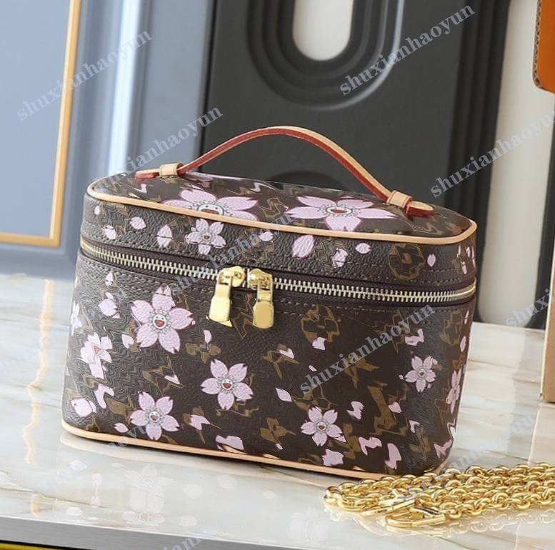 top Quality Designer Cosmetic Bag Handbag for Women Small Handle Bag Luxury Reverse Clutch Bags Toiletry Kit Canvas Purse M14181