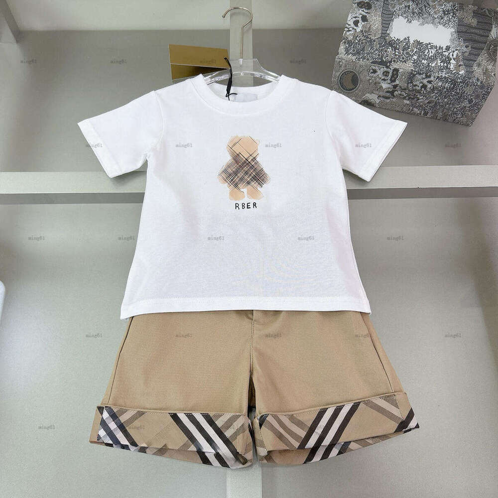 Brand baby T-shirt set bear pattern summer suit boys girls tracksuits kids designer clothes T-shirt and Khaki color shorts A156X05N042