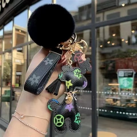 Luxurys designer Fashion style High-end Internet Celebrity Creative Car for Women, Leather Bear Keychain Pendant, Couple Backpack Decoration 111