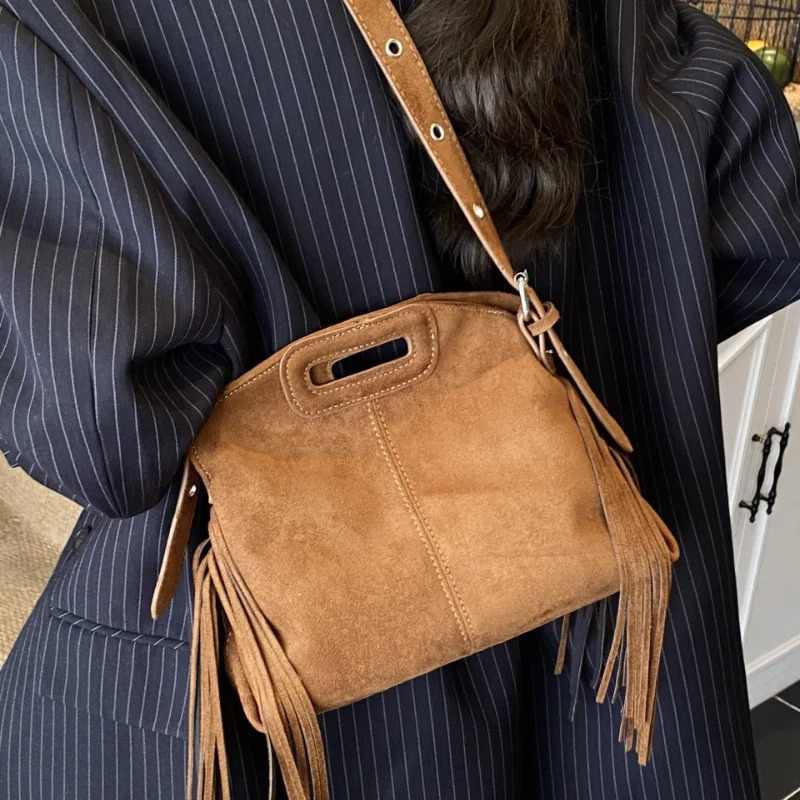 French Style Suede Handbag for Women Vintage Single Shoulder Bag with Tassels Commuter Handbag and Crossbody Bag 260104