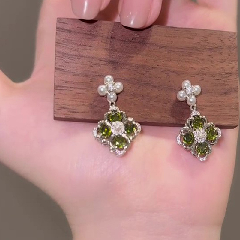 Silver Needle Rhombus Zircon Flower Pearl Niche High-end Earrings Personality Minimalist Style Versatile Ear Jewelry - view 5