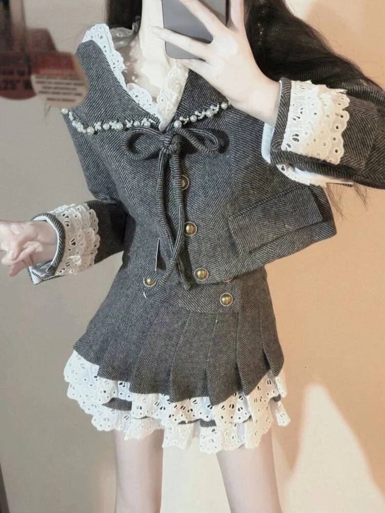 Bestseller Autumn Winter French Retro Elegant 2 Piece Set Woman Stitching Lace Coat + Mini Pleated Skirt New Design Fashion Vintage Outfits ddmytues