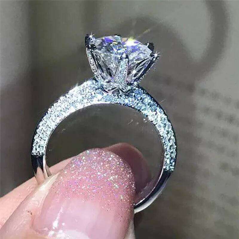 Luxury Sparkling Six-Claw White Zircon Ring For Women Party Reception Jewelry Gift