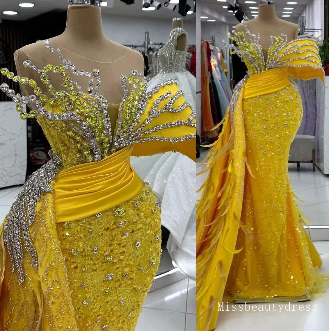 Luxury Yellow Mermaid Prom Dresses With Feather Rhinestones Beads Long Evening Formal Party Gowns Women Birthday Special Occasions Robes de soiree 4D24
