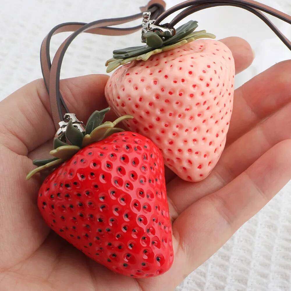 Simulation Resin Strawberry Fashionable Fruit Pendant Couple Hanging Bag Parts Accessories Gift XJ260106