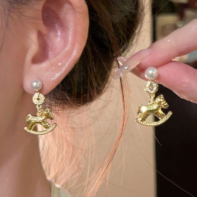 Earrings designer 14k Real Gold Plated Silver Needle Zircon Pony Pearl Light Luxury High end Zodiac Year Fashion Earring
