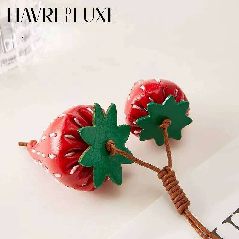 Strawberry charm cowhide hamburger lantern leather fashion high-end persimmon keychain decoration pendant bag accessories XJ260106