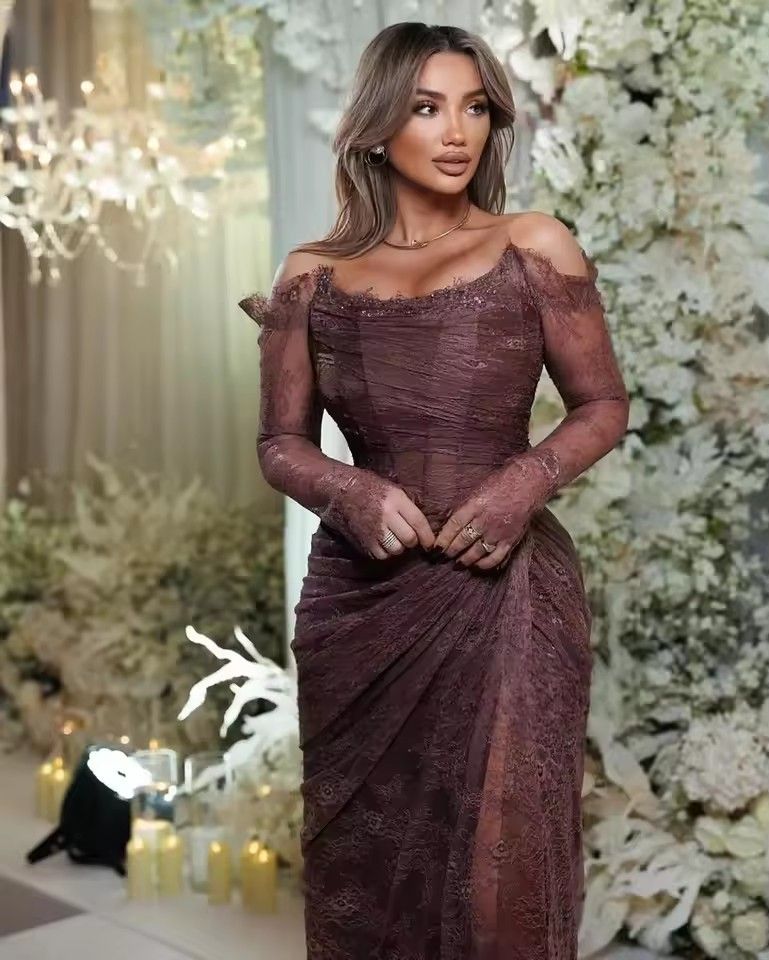 Elegant Chocolate Lace Sheath Mother Of Bride Long Sleeves Sexy Off Shoulder Formal Occasion Gowns Floor Length Women Party Evening Dress J06