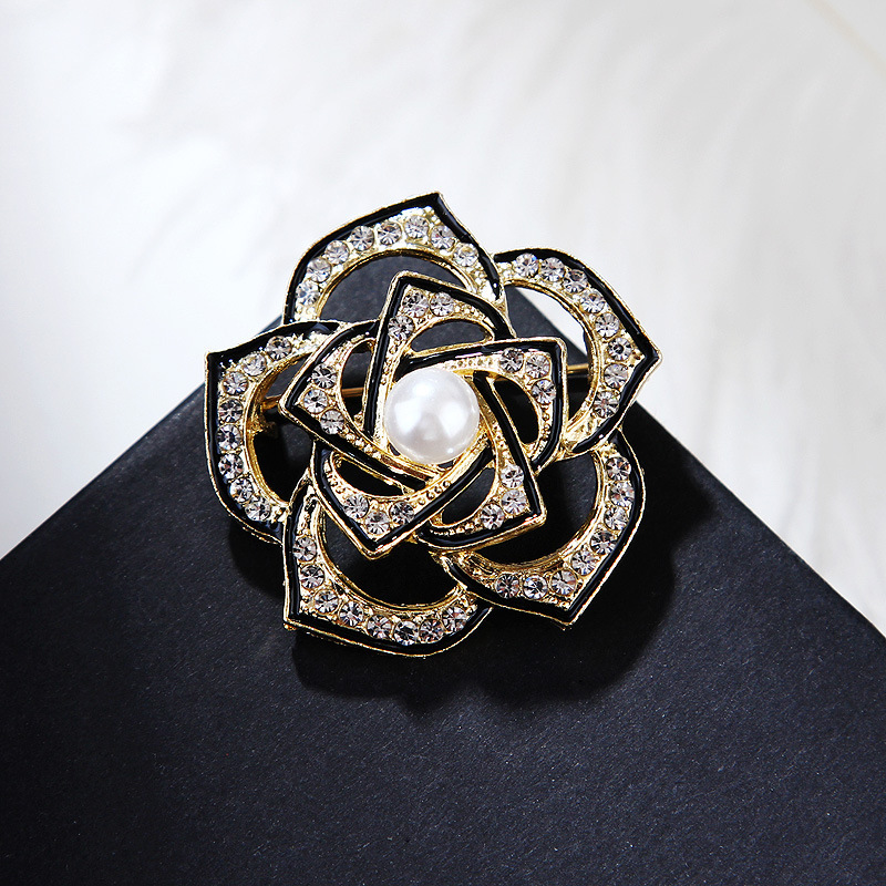 Lanhao Fashion Retro French Style Camellia Exquisite Anti-Exposure Brooch Light Luxury Pin Accessory For Women Eco-Friendly Alloy Brooch