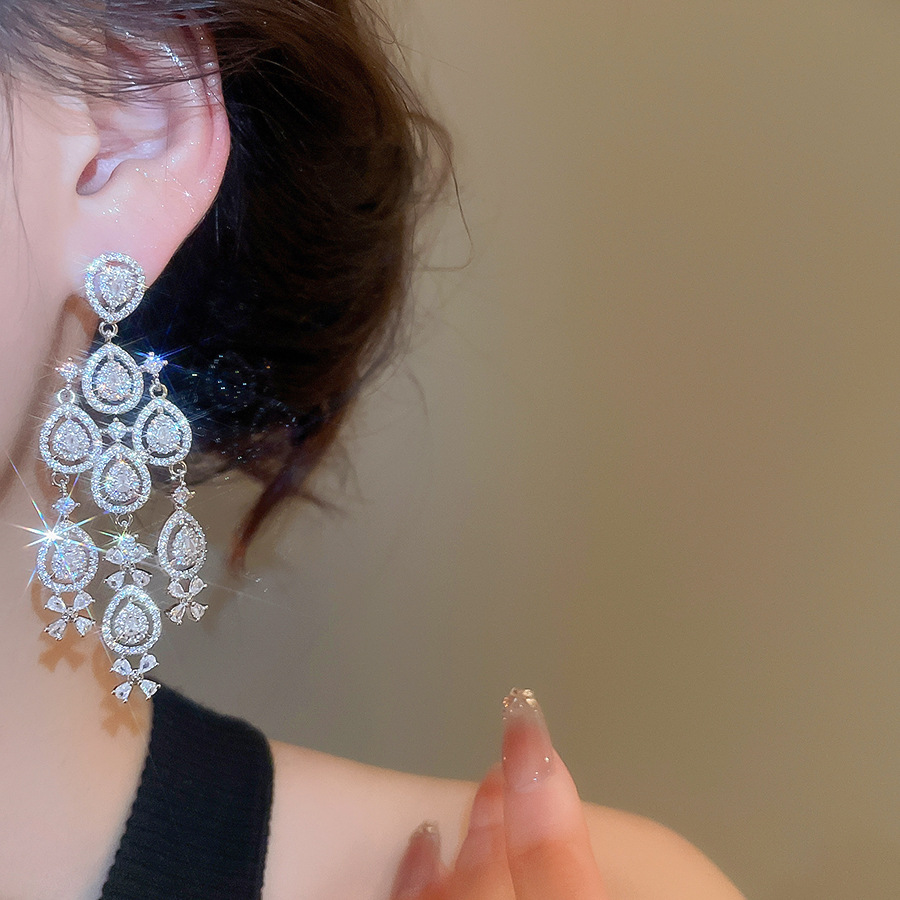 Cross-Border New Water Drop Diamond Tassel Light Luxury Versatile Fashion Commuting Stud Earrings 2025 Gift Jewelry - view 3