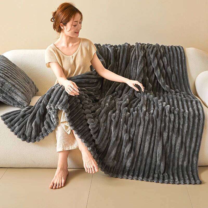Luxurious Faux Rabbit Fur Throw Blanket Super Soft Thickened Flannel All-Season Multifunctional for Sofa Bed Travel Pet 26N0106