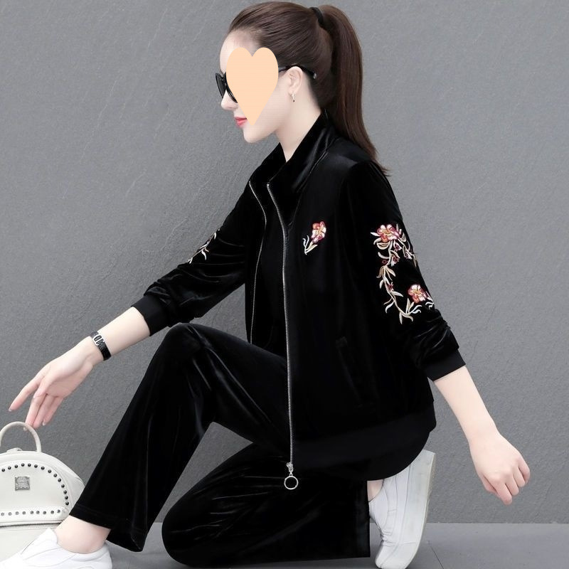 2025 Autumn Winter New Velvet Fashion Sports Casual Three-Piece Set for Middle-Aged Moms Stylish Versatile Womens Suit 251113