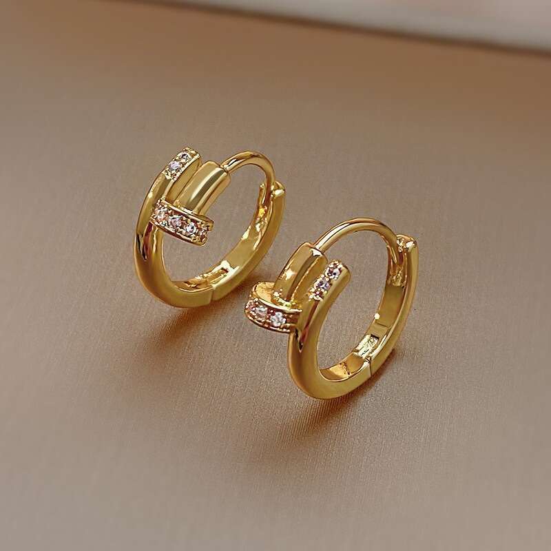 Diamond-Studded Stud For Women 2025 New Super Shiny Layered Niche Design Sense Earrings Simple Versatile Ear Jewelry