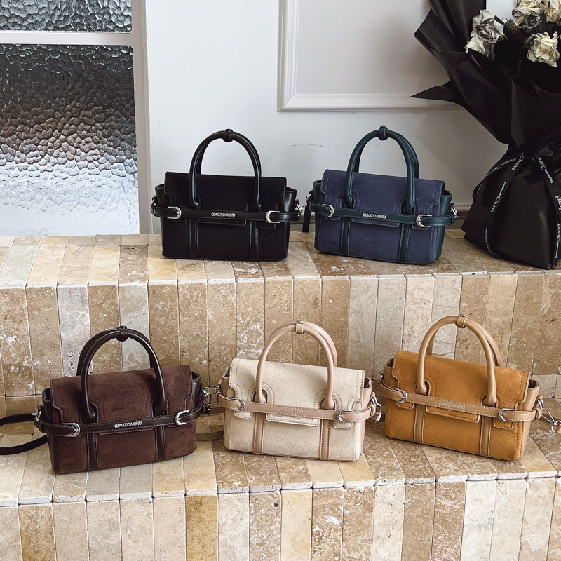 Handheld Crossbody Bag with High-end Feel Shoulder Bag with Frosted Texture Commuting Handbag
