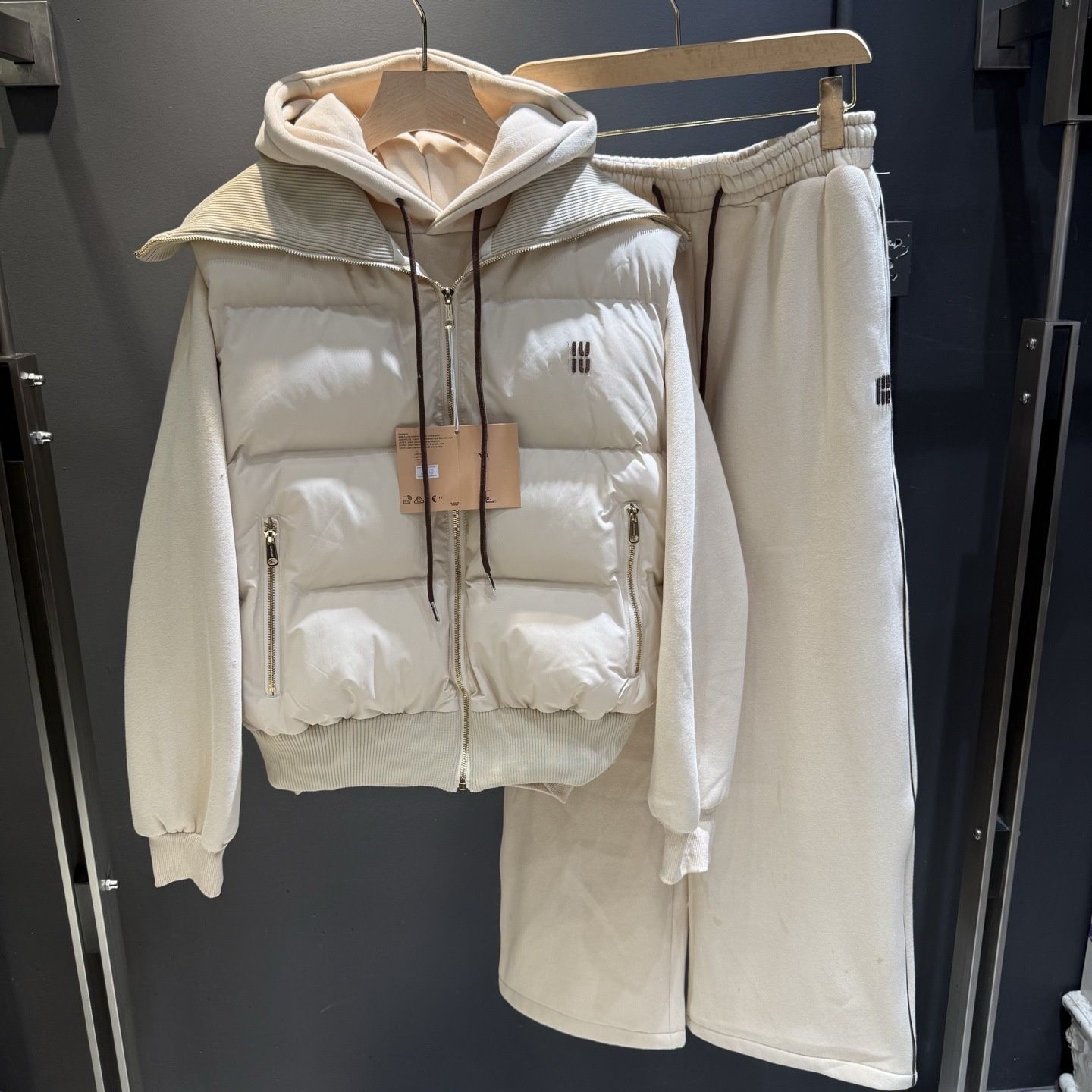 Fashion Women Three Piece Set Designer Down Vest with Thicken Hooded Sweatshirt Elastic Waist Loose Long Pants Winter Womens New High Quality Fashion Set for