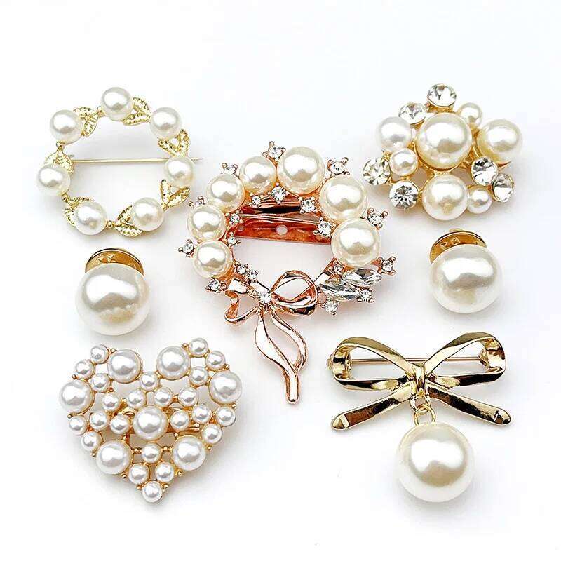 New Spring Summer Multiple Styles Pearl Rhinestone Dragonfly Wreath Brooch Women Coat Sweater Anti Fall Clothes Pin Decoration 26N0106