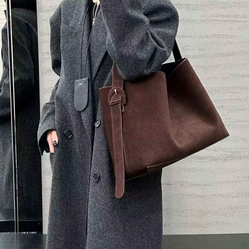 Luxury shoulder bag tote bag parka bag fashion large women's leather bag leather fur texture cowhide winter matte leather handbag fashion retro n