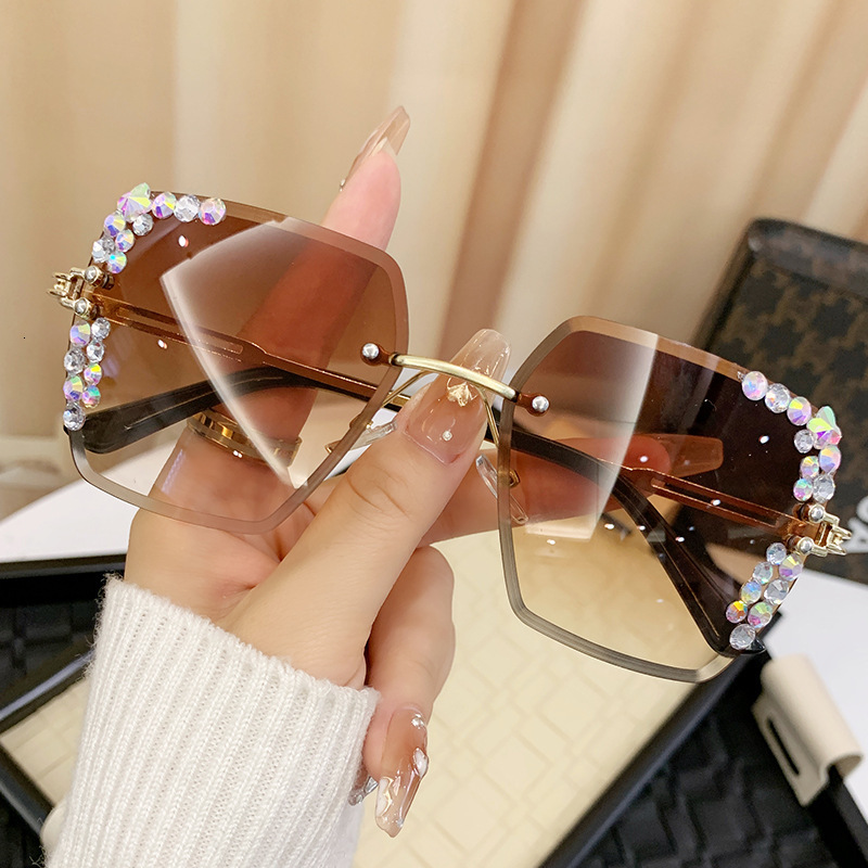 Large Frame Cut Edge Square for Women, Glitter Starry Sky Diamond-Encrusted High-End Casual Ladies UV Protection Sunglasses