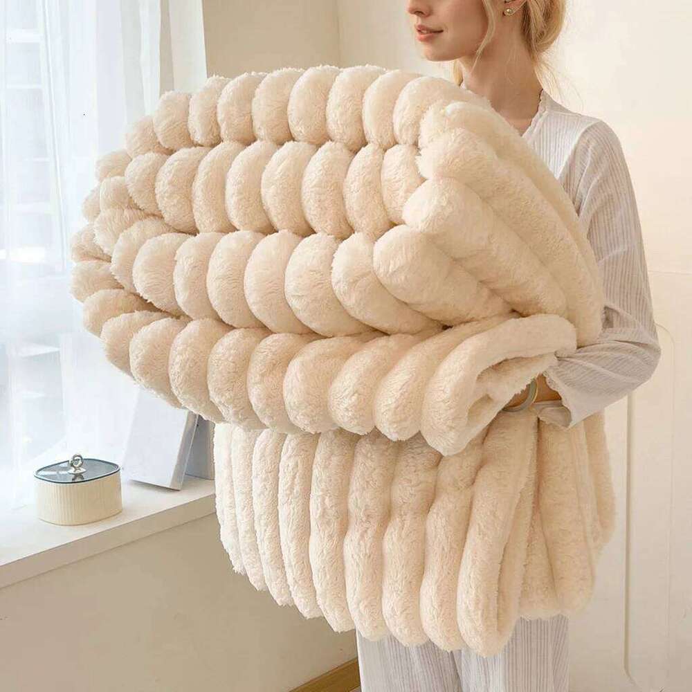 Luxurious Faux Rabbit Fur Throw Blanket Super Soft Thickened Flannel All-Season Multifunctional for Sofa Bed Travel Pet 26N0106
