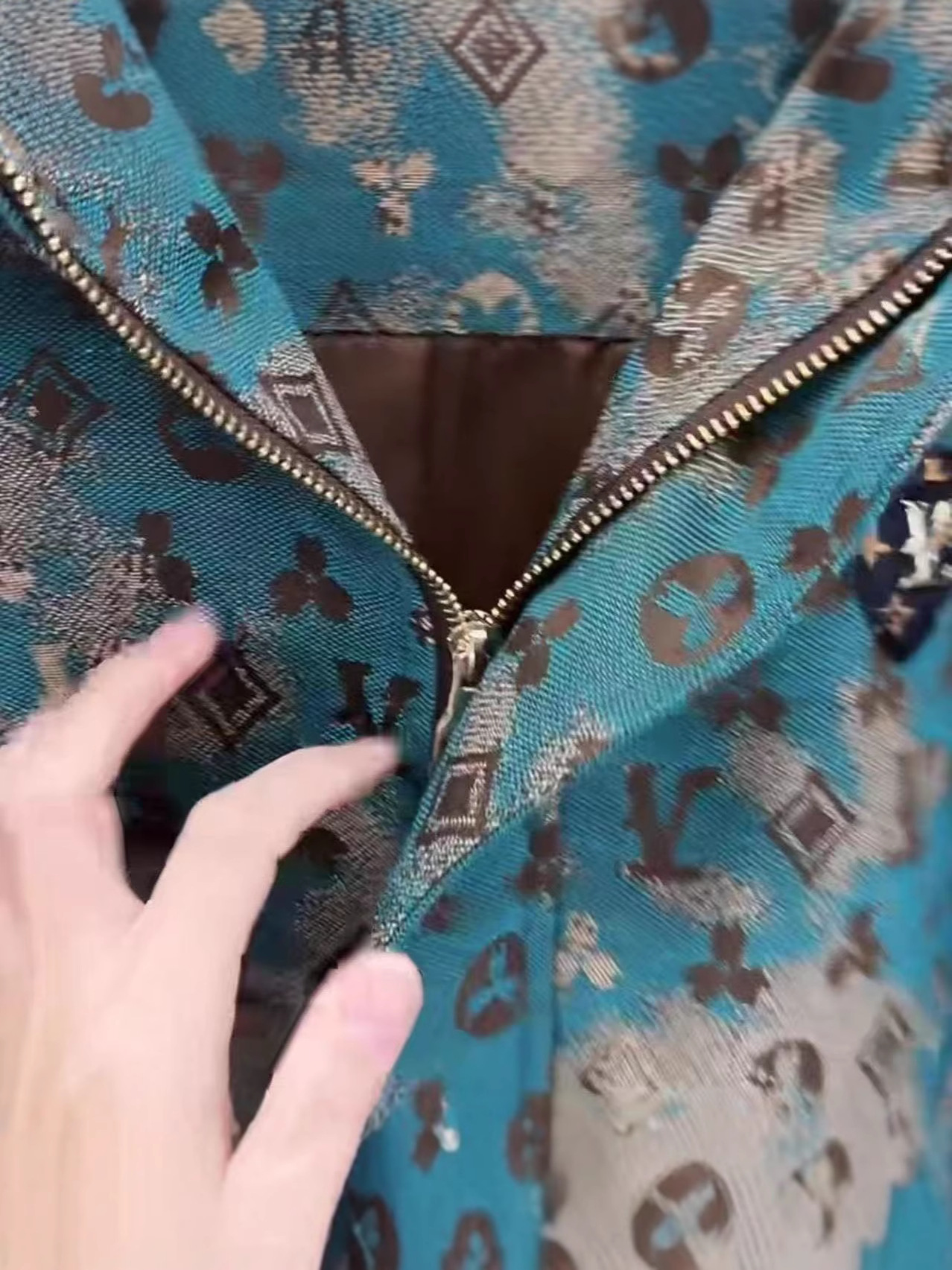 Free Shipping 2026 Spring Autumn New Men's Hooded Jacquard Jacket, European Style Edgy Premium Casual Coat, Light Luxury Streetwear Outerwear