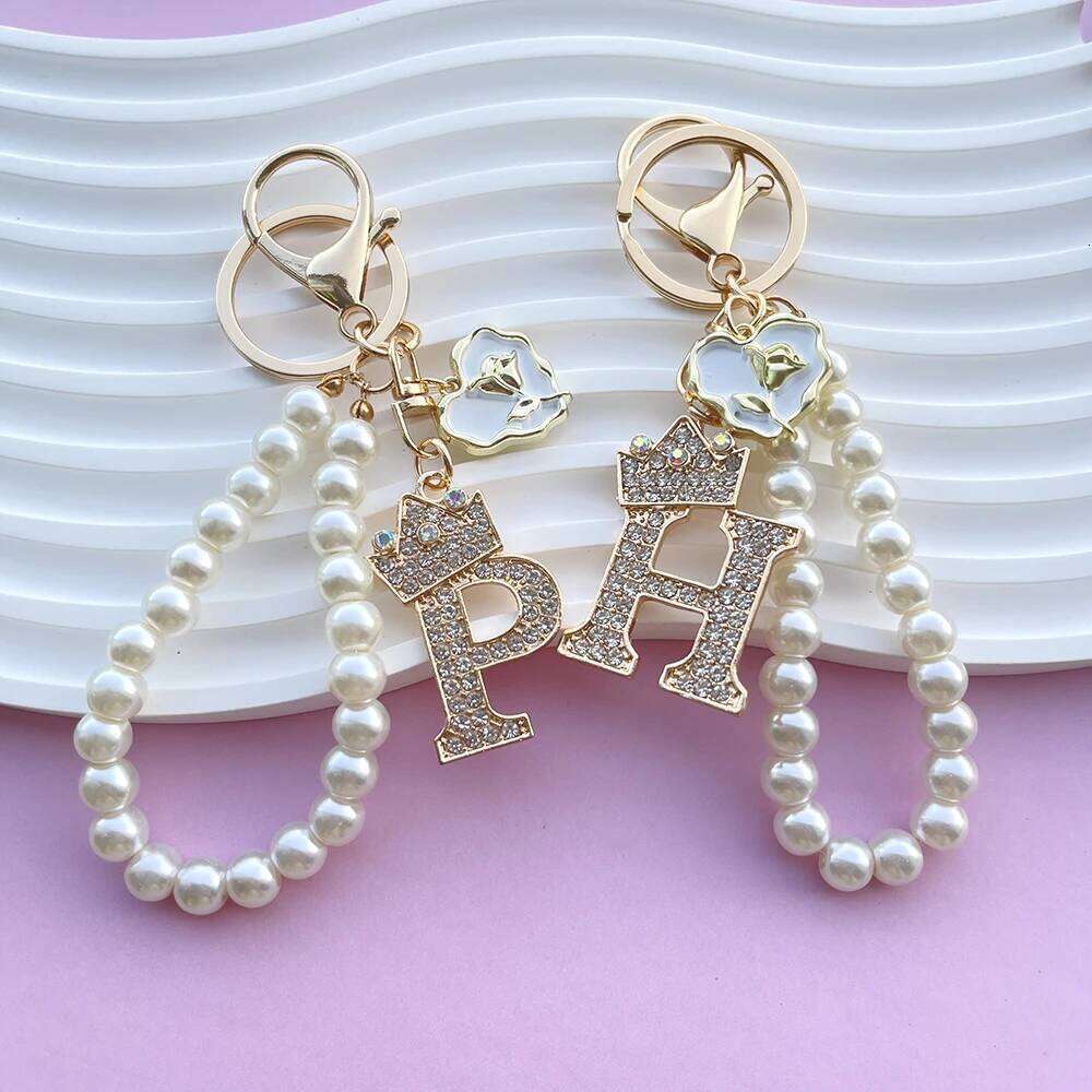 Boutique Crown A-Z 26 Initial Letters Rose Keyring Crystal Faux Pearl Resin Beaded Keychain Bag Pendant Women Girl Gifts Jewelry XJ260106