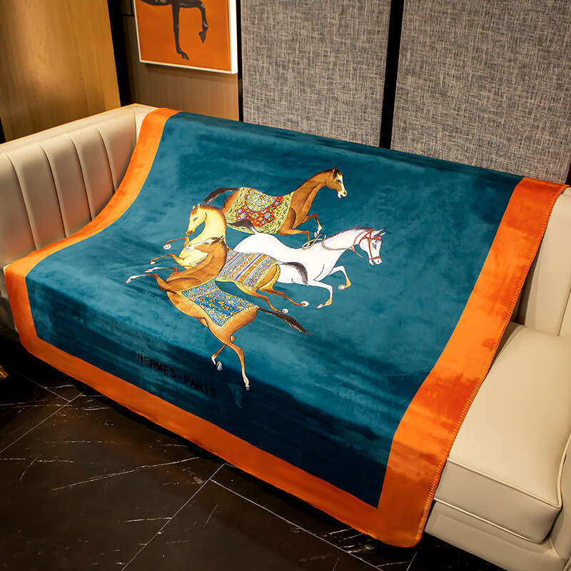 High-End Art Digital Printing European and American Court Style Silver Fox Velvet Luxurious Air Conditioning Cover Blanket