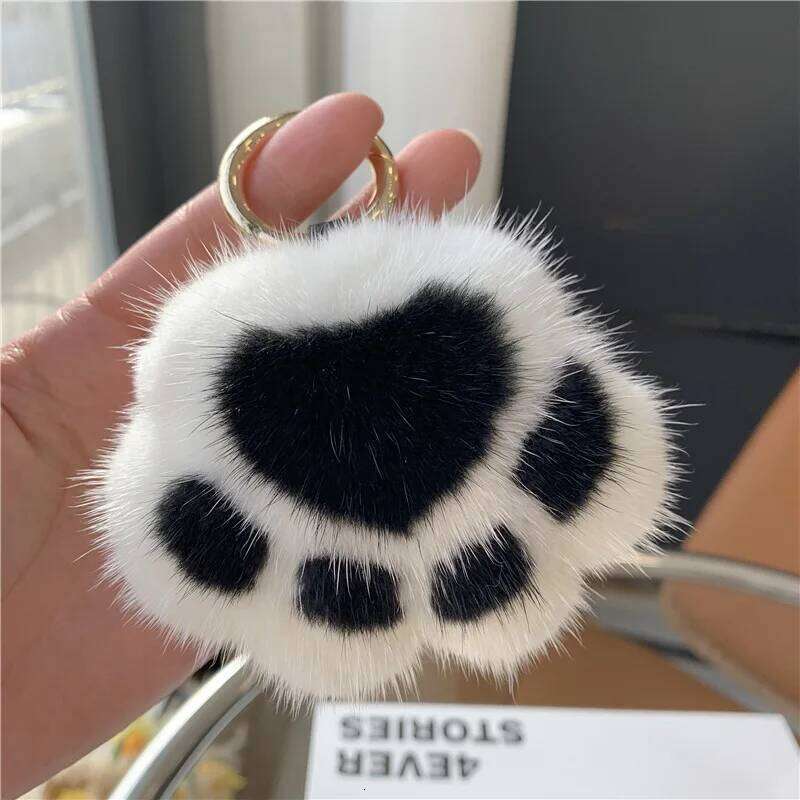 Pendant Keyrings Gift Plush Cute Cat Claw Real Mink Fur Keychain Women Bag Ornaments Small Paw Toy Soft Pom Ball Car Key XJ260106