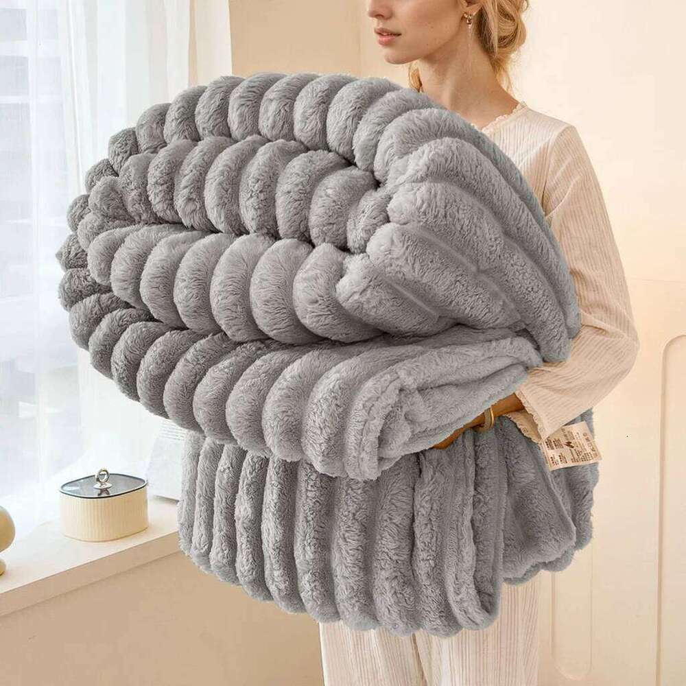 Luxurious Faux Rabbit Fur Throw Blanket Super Soft Thickened Flannel All-Season Multifunctional for Sofa Bed Travel Pet 26N0106