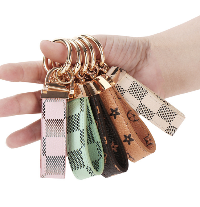 Fashion Car Keychain Bag Charms Pendant Jewelry Keyring Holder Gift PU Leather Metal Key Chain Accessories