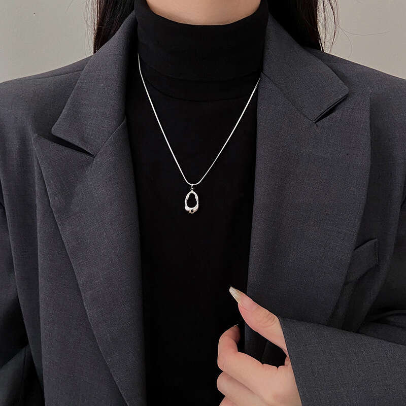 Titanium Steel Hollow Geometric Simple Niche Minimalist Design Pendant Clavicle Chain Versatile Cold Style New Choker Necklace