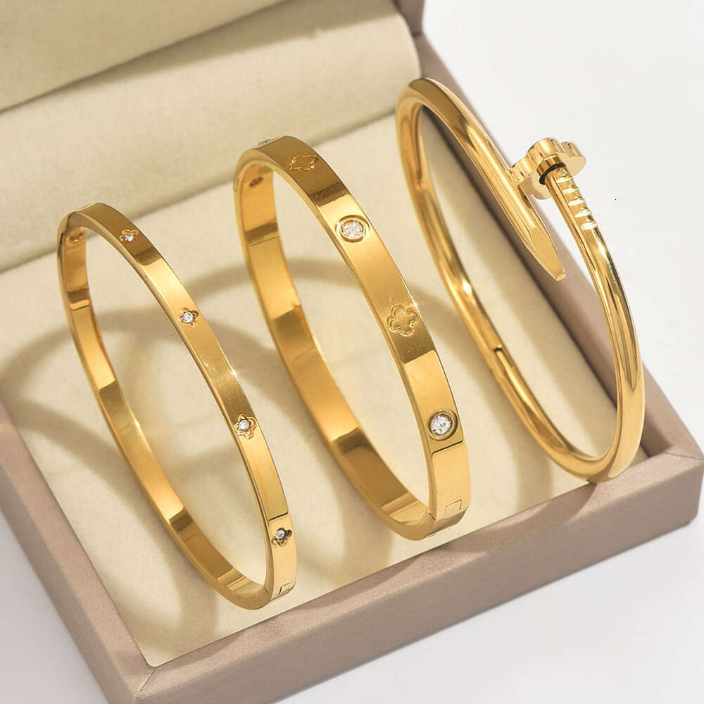 Cross-Border Stainless Steel Gold Bracelet Set With Diamond-Studded Studs, Small Waist Four-Leaf Clover Bracelet, Gold Bangles