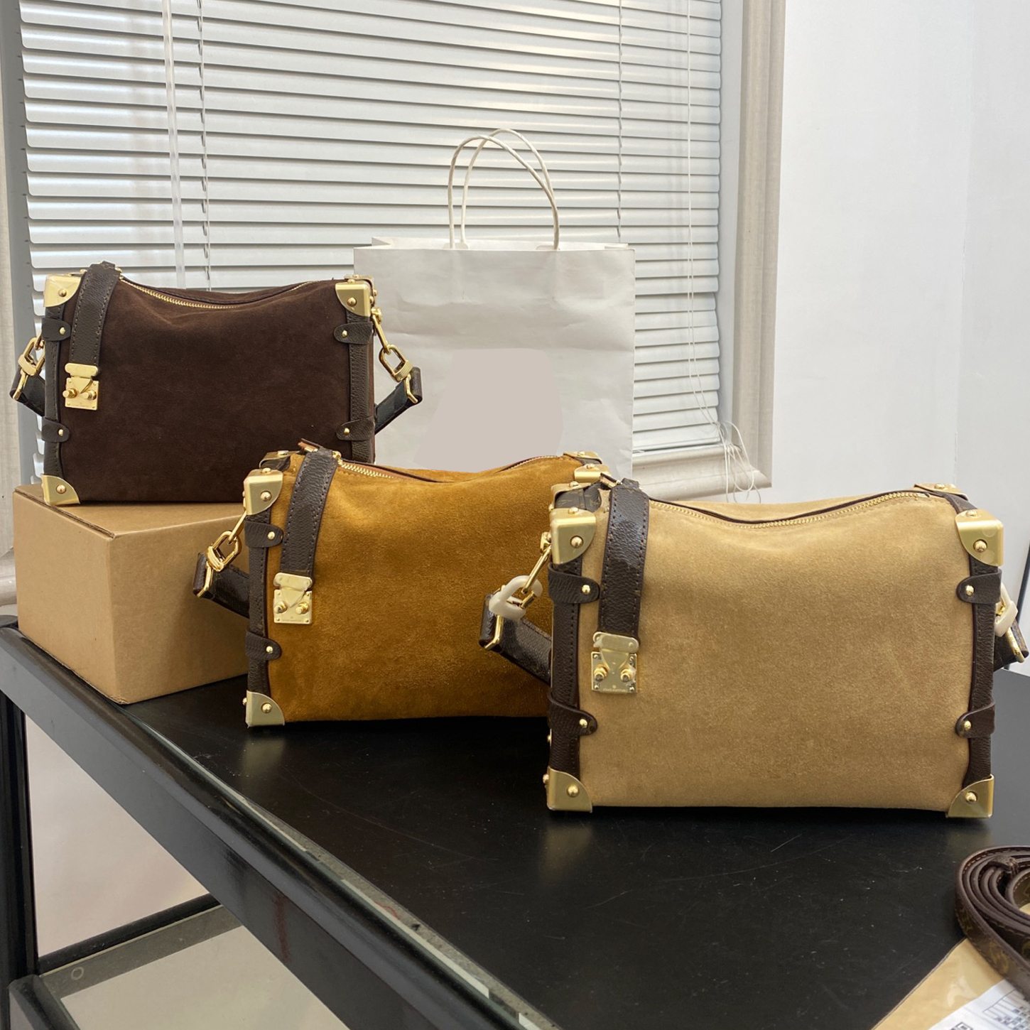 suede soft trunk Crossbody Fashion Bags large Side Trunk Designer bag luxury bag crossbody bag shoulder bag fashionable and 10A versatile handbag 23cm
