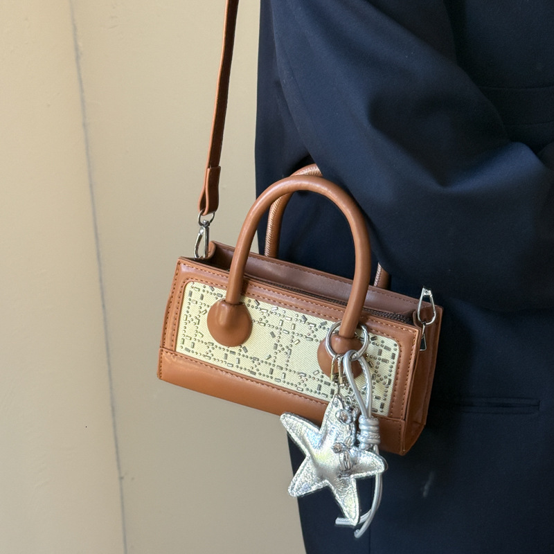 Cross-Border Women's Bag 2026 New Single Shoulder Crossbody Small Square Bag Internet Celebrity Korean Version Diamond-Studded Princess Diana Bag Stylish
