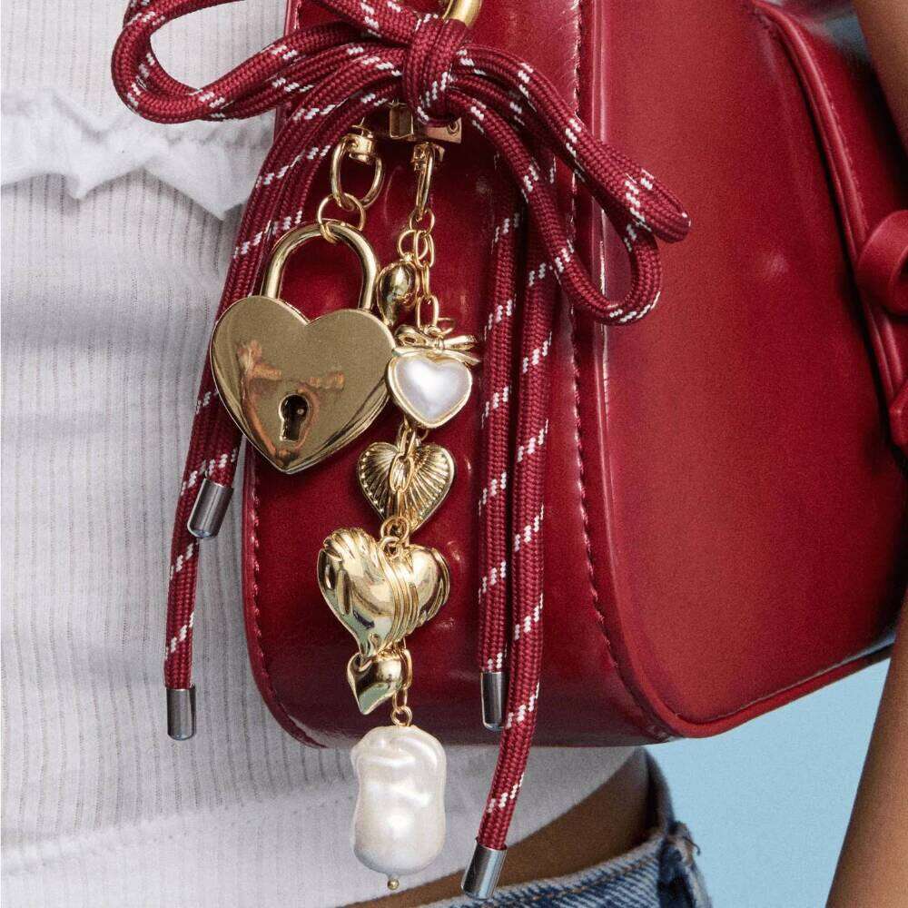 Fashionable trendy keychains DIY bags and pendants can be freely matched with brooch accessories Copper plated 18K XJ260106