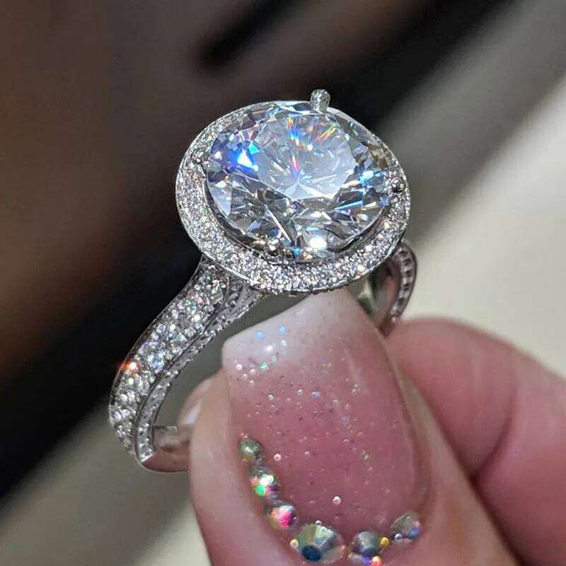 Luxury Women Wedding Ring with Round AA Cubic Zirconia Modern Fashion Design Engagement Rings