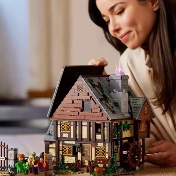 Cross-border series of witch sisters Sanderson's magic house building blocks for play Free shipping