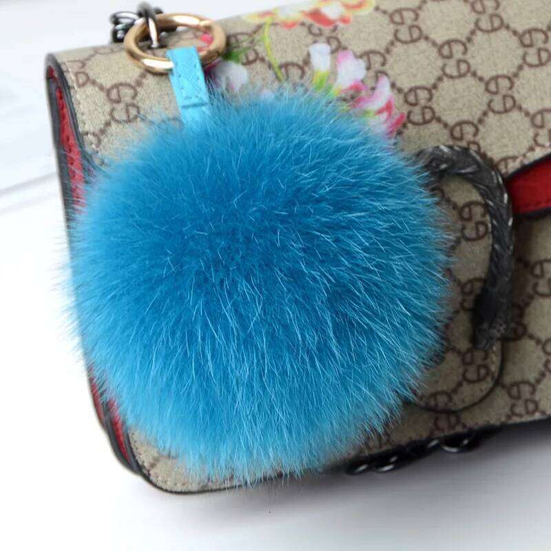 2024 Chain Metal Ring Pendant For Women Luxury 13cm Fluffy Real Ball Pom Poms Fur Pompom High Quality Keychain Car Key XJ260106