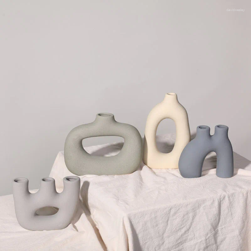 Candle Holders Ceramic Holder Flower Vase Candlestick Candelabrum Geometric Hollow Floral Art Decorations Home Decoration Accessories XJ260305