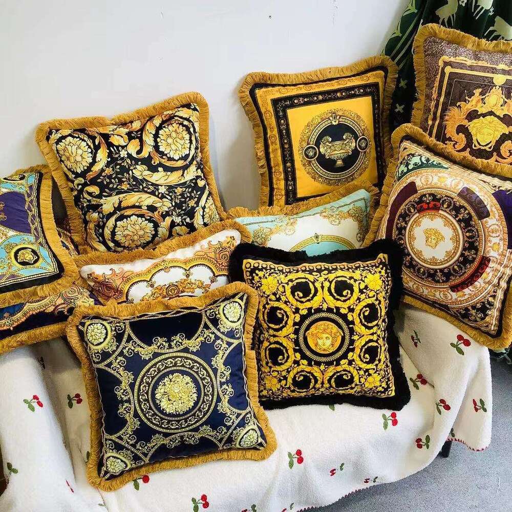 Light European Double-Sided Printed Vintage Gold Luxury Baroque Style Living Room Sofa Square Cushion Lumbar Support Pillow