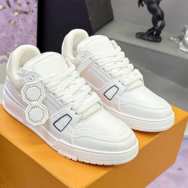 Classic Designer Women Trainer Sneakers With Cowhide Leather Upper Non Slip Rubber Sole Soft Breathable Interior Outdoor Travel Driving Womens Sneakers