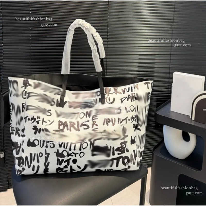 New Fashion Casual Handbag Designer Ladies Soft Leather Doodle Shopping Bag Shoulder Bag Retro Large Capacity Underarm Bag Handbag Beach Bag