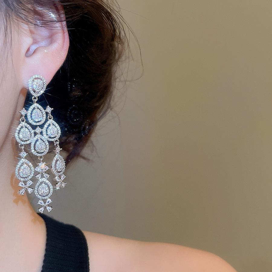 Cross-Border New Water Drop Diamond Tassel Light Luxury Versatile Fashion Commuting Stud Earrings 2025 Gift Jewelry - view 4