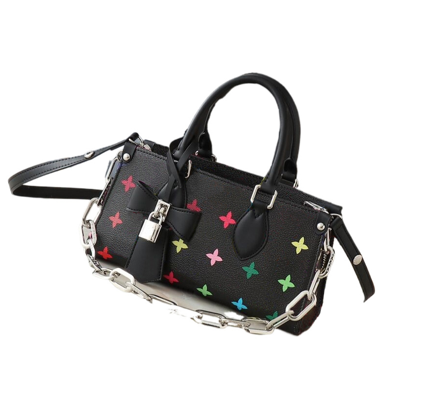 Women's Designer Shoulder Bag Luxurys OnTheGo East West Small Handbags Premium Quality Classic Monogrammed Chain Crossbody Purse Underarm bags for Everyday Use