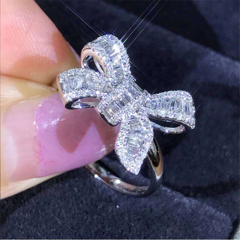 Luxury Silver Color Bowknot Shape Rings for Women Female Accessories High Quality Brilliant CZ Hot Jewelry Cute Bow Ring