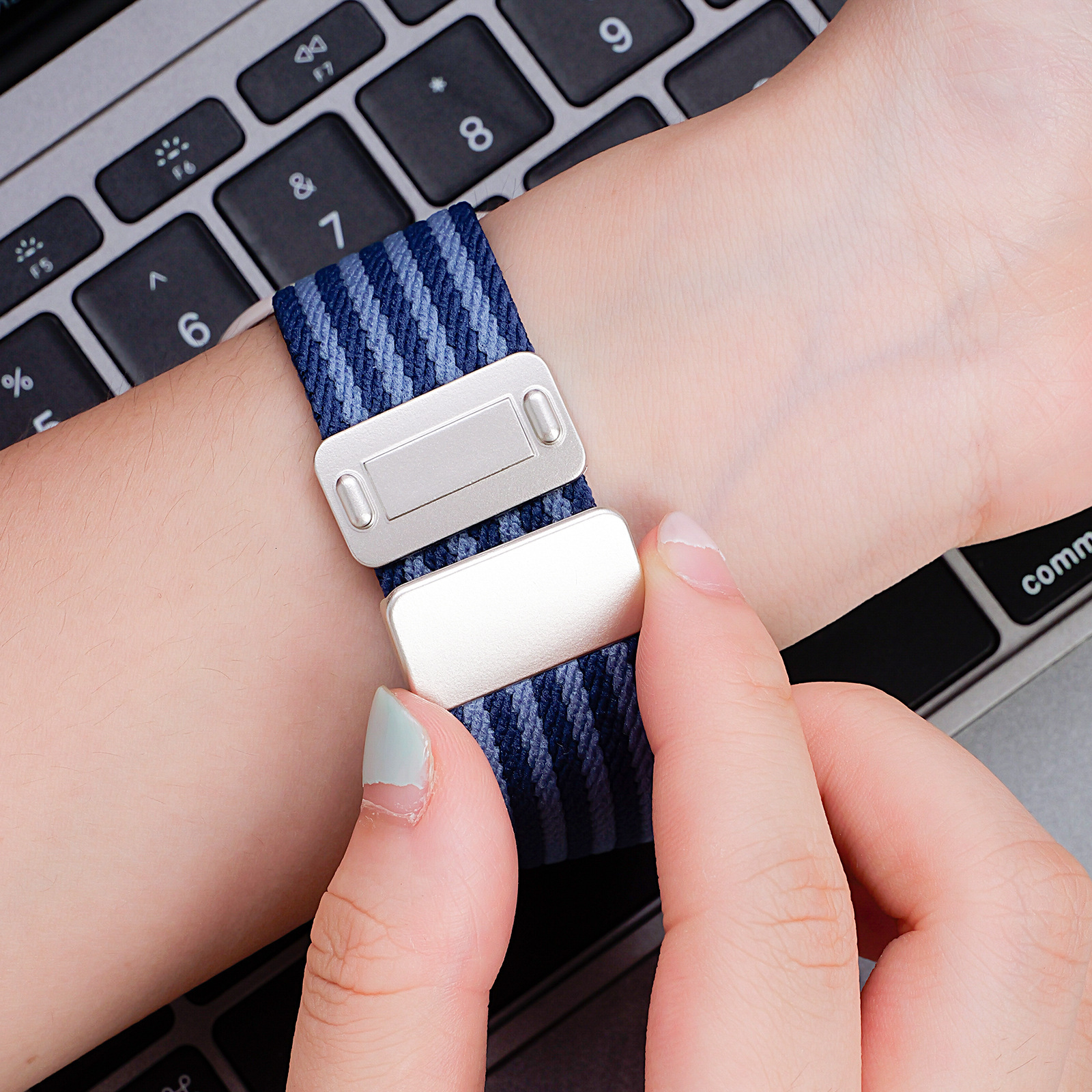 Suitable for S11 Nylon Woven Elastic Magnetic Buckle Apple S109 Huawei GT5/4 Watch Band