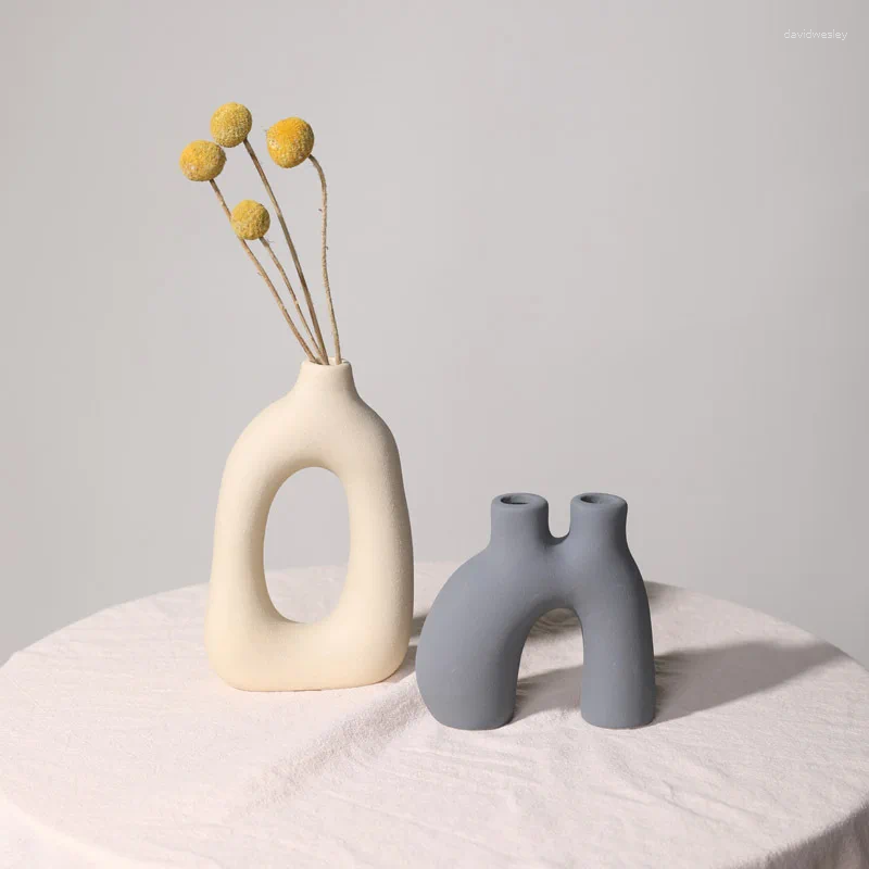 Candle Holders Ceramic Holder Flower Vase Candlestick Candelabrum Geometric Hollow Floral Art Decorations Home Decoration Accessories XJ260305