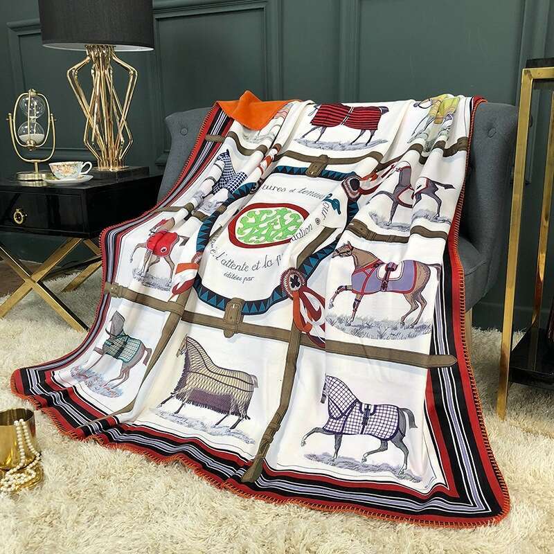 High-End Art Digital Printing European and American Court Style Silver Fox Velvet Luxurious Air Conditioning Cover Blanket