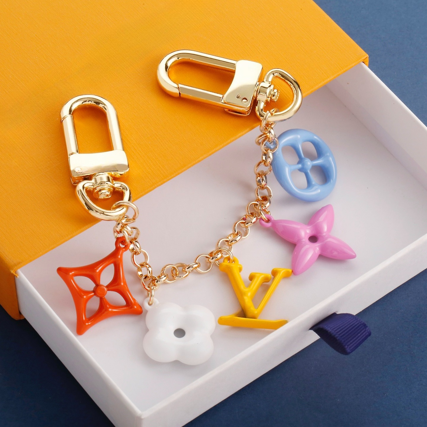 Luxury Candy-colored Pendant Keychain designers keychain top Car Key Chain Women Buckle jewelry Keyring Bags Pendant Party Couple Gift
