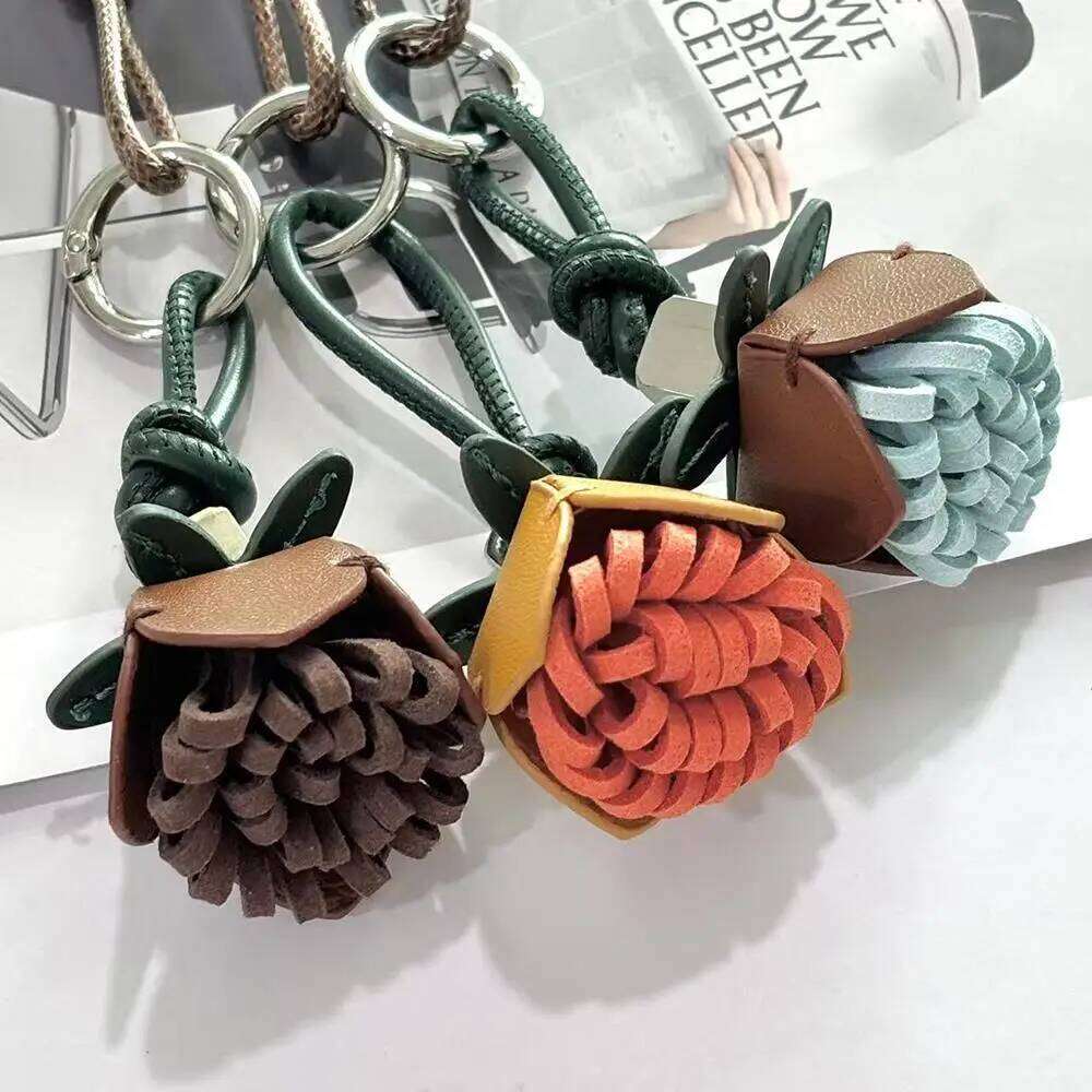 Creative Pinecone Flower Purse Hanging Cute Tassel Ball Handmade Rope Keychain Bag Pendants Charms For Bags New XJ260106